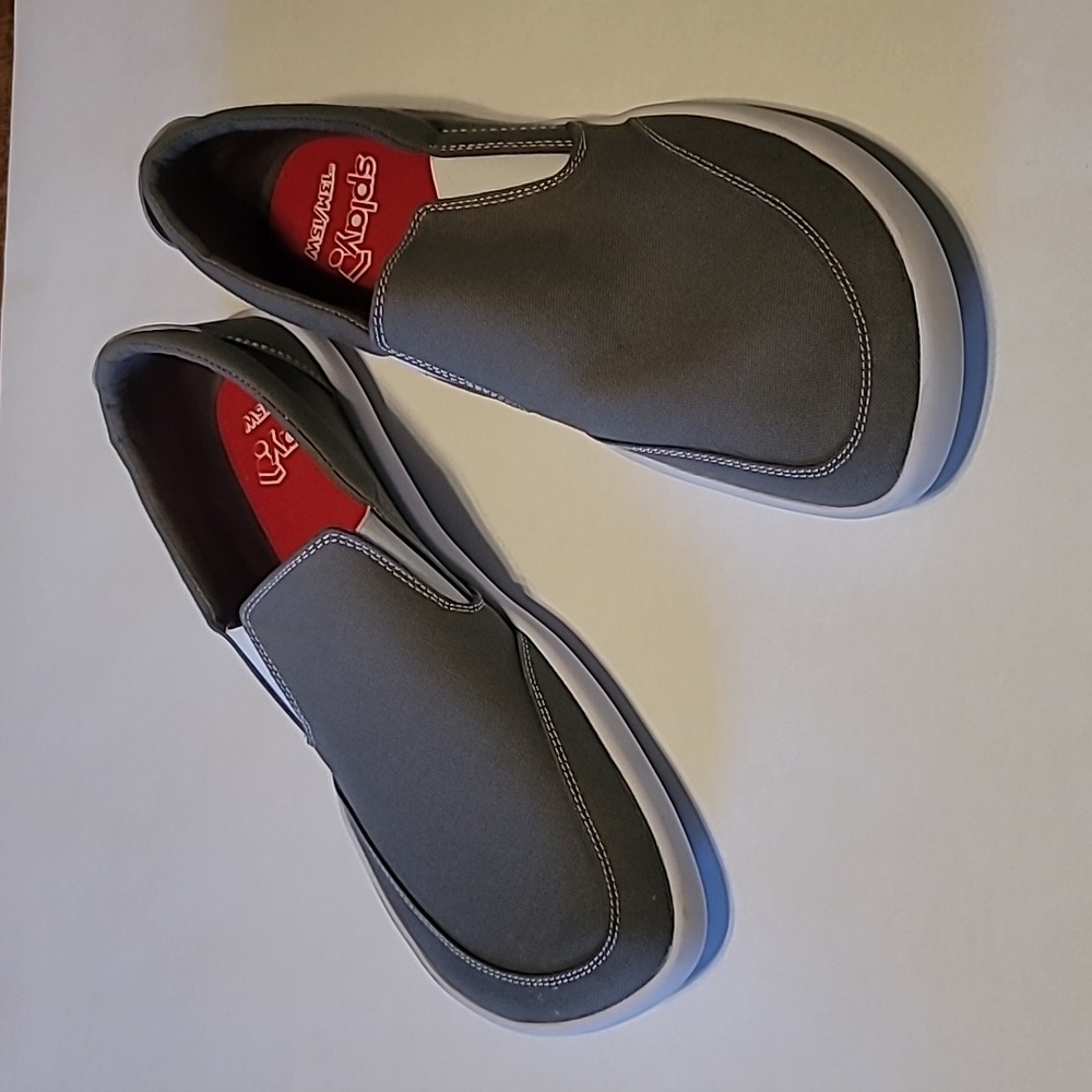 Splay barefoot men's freestyle slip on sneakers